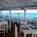 מלון Porto Greco Village הרסוניסוס