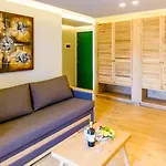 מלון Porto Greco Village