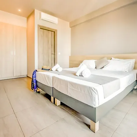 酒店 Porto Greco Village 4*